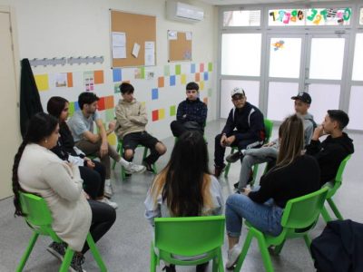 Primeres trobades de les participants de l’APS Identitats i Miralls a La Mina
