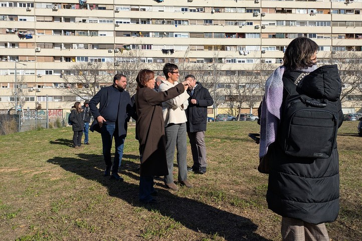 Més informació sobre l'article La consellera Paneque vista els solars de La Mina on es construiran tres blocs de pisos de protecció oficial, previstos per 2030